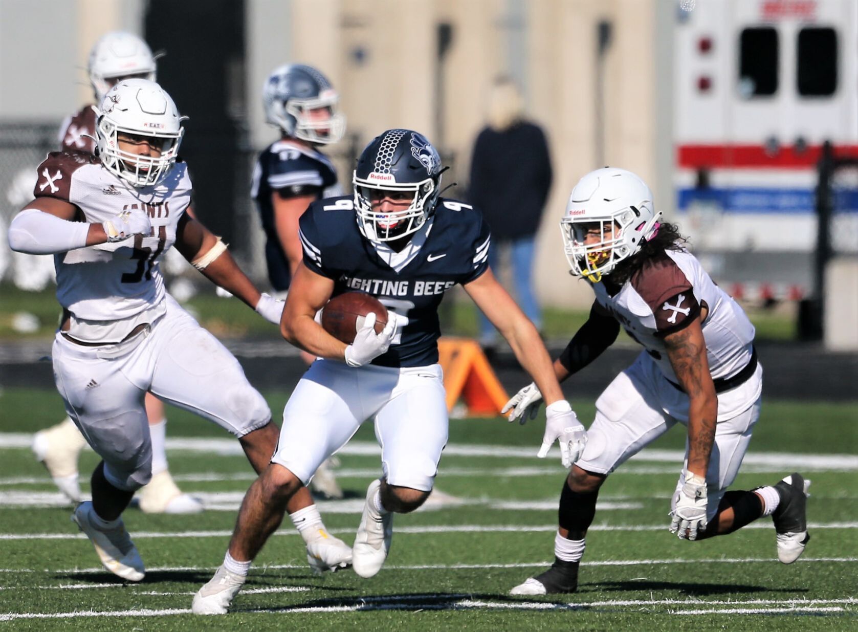 102321-qc-spt-ambrose fball47.jpg